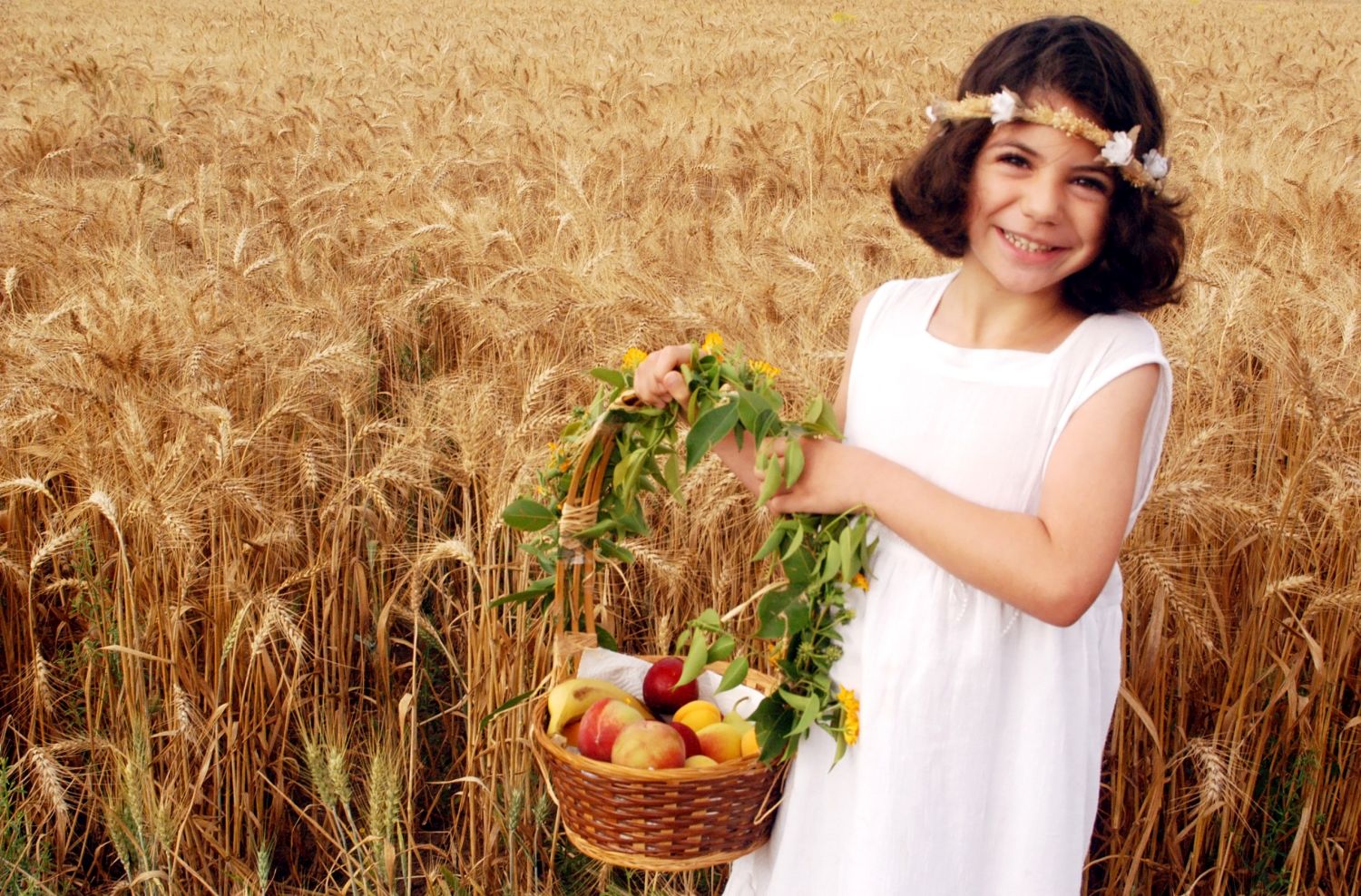 Israeli Children Participate in Shavuot Jewish  Holiday
