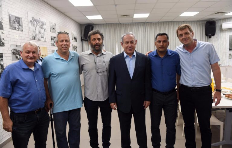 ראש הממשלה בנימין נתניהו נפגש הבוקר בשדרות עם ראשי רשויות מעוטף עזה. קרדיט- חיים צח, לע''מ 02