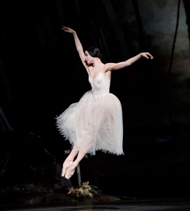 01 2 Natalia Osipova in The Royal Ballet’s production of Giselle. Photography by Bill Cooper ROH (1) (Large)