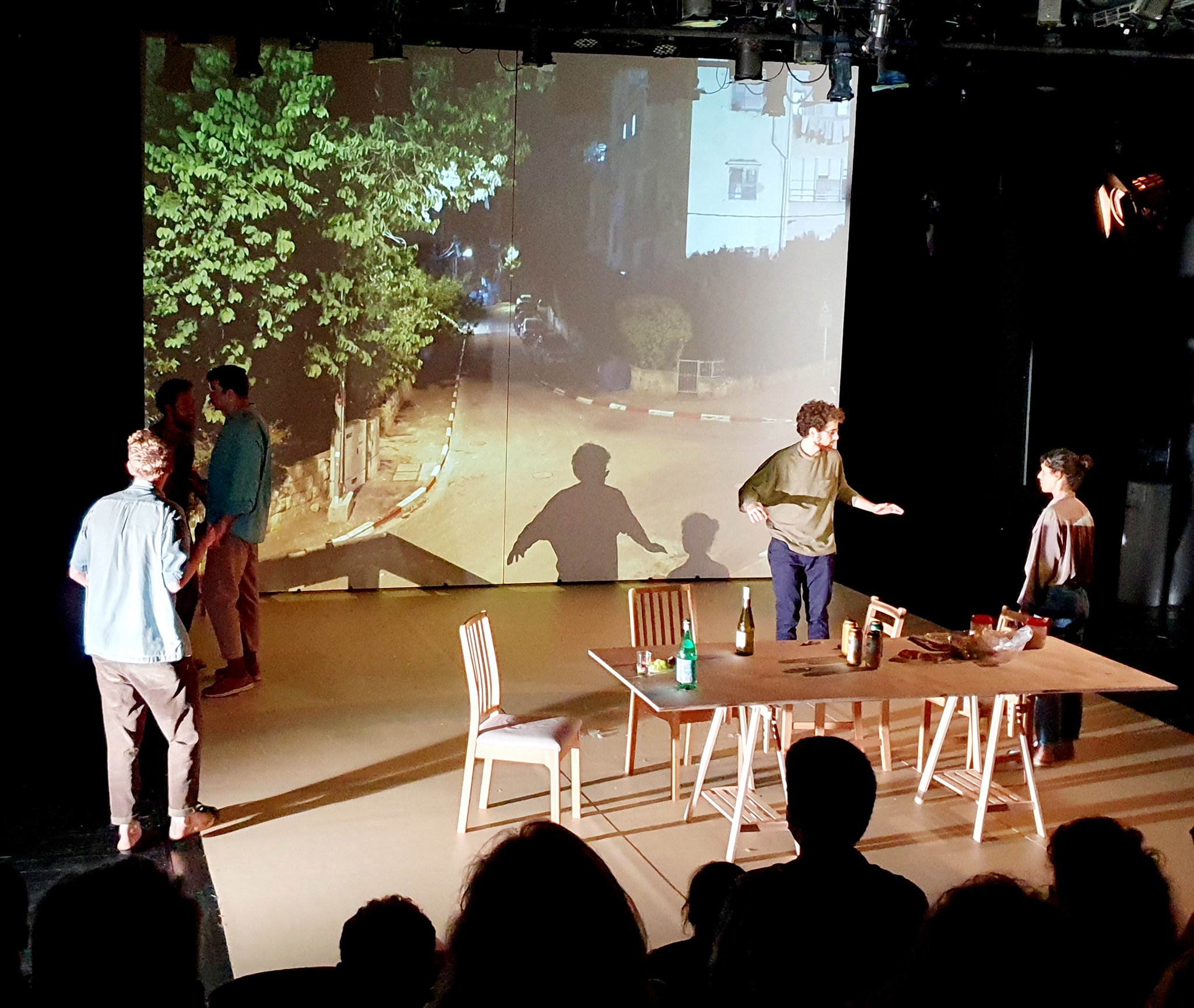 Хочется, чтобы премьера спектакля «Дети солнца» в Хайфском городском театре не прошла незамеченной