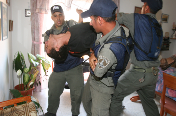 Может не надо было «размежевываться»?